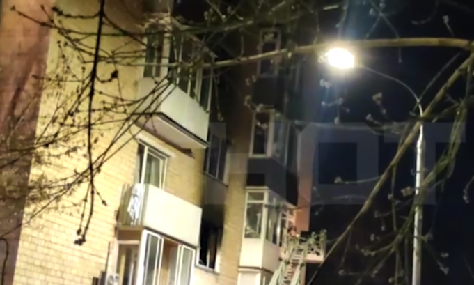 Один человек погиб во время страшного пожара в многоэтажке в центре Москвы Один человек погиб во время страшного пожара в многоэтажке в центре Москвы