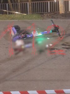 Подростки на электросамокате сбили пенсионера в московском Чертанове и скрылись.