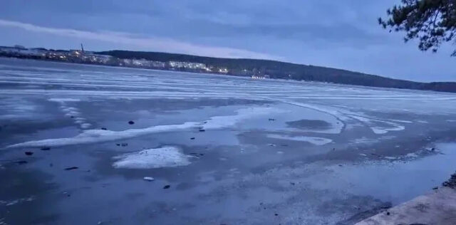 Трое детей провалились под лёд на пруду в Свердловской области, один погиб. Прокуратура начала прове