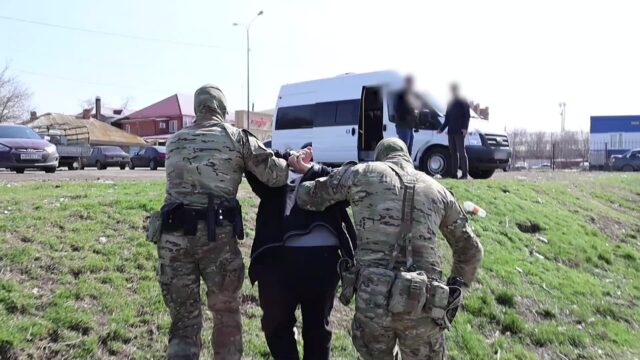 Задержаны еще трое боевиков из банды Шамиля Басаева и Эмира Хаттаба, которые участвовали в нападении Задержаны еще трое боевиков из банды Шамиля Басаева и Эмира Хаттаба, которые участвовали в нападении