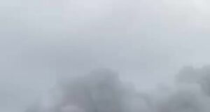 Два человека пострадали во время пожара на складе пиротехники во Владикавказе.