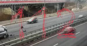 публикует момент аварии на севере Москвы, в которой погибли два человека.