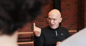 Итальянский актер Клаудио де Мальо госпитализирован с инсультом из ГИТИСа — источник .