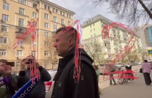 «Пришлось сказать детям, что, возможно, не вернусь домой»: Артём Чекалин пришёл в суд, где ему плани