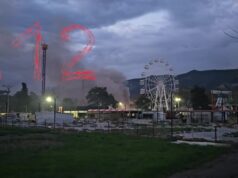 Парк аттракционов горит в Геленджике.