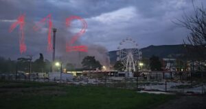 Парк аттракционов горит в Геленджике.