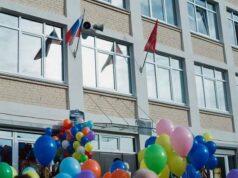 Ученик школы №238 в Питере выстрелил в свою одноклассницу из сигнальной ракетницы.