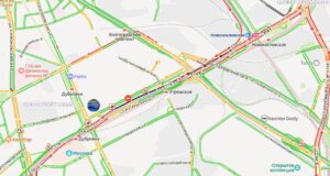 публикует момент аварии на ТТК в Москве. Бетономешалка на высокой скорости буквально «протащила» маш