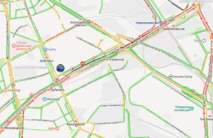 публикует момент аварии на ТТК в Москве. Бетономешалка на высокой скорости буквально «протащила» маш