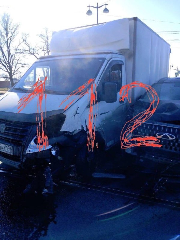 Жена израильского дипломата устроила ДТП в центре Петербурга и не признала вину.