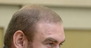 Экс-сенатор Рауф Арашуков требует 100 тысяч рублей компенсации из-за условий содержания в «Чёрном де