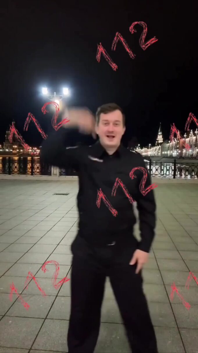 Экс-сотрудник полиции снимает эпатажные тиктоки в служебной форме. МВД Марий Эл начало проверку в от