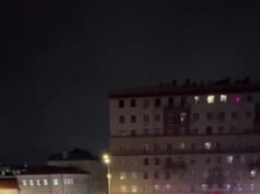 Шесть машин, в том числе Jaguar столкнулись на Садовом кольце. Предварительно, один человек погиб.