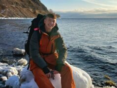 По словам очевидцев, руководитель группы вместе со своей спутницей спустился в базовый лагерь, чтобы