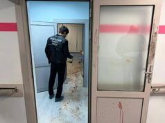 Посетитель напал на медиков с ножом в дагестанской больнице. Публикуем кадры задержания преступника.