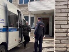 Пенсионер выстрелил в соседа из-за клумбы в Приморье.