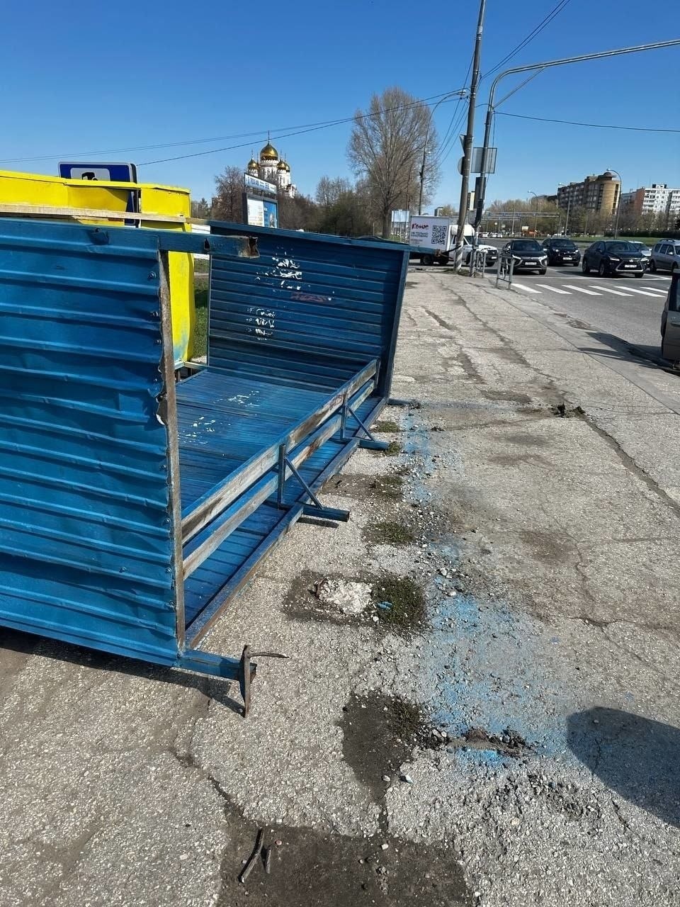 Количество жертв в результате падения деревьев в Самаре возросло до трёх человек, среди них один ребёнок.