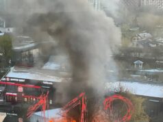 Сильный пожар в Подмосковье. Предположительно, горят бани.