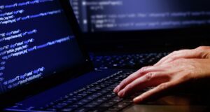 Работа за компьютером - РИА Новости, 1920, 07.04.2026