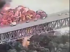 Сильный взрыв прогремел на танкере у «Моста Америк» через Панамский канал Сильный взрыв прогремел на танкере у «Моста Америк» через Панамский канал