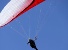 Парапланерист в небе - РИА Новости, 1920, 25.04.2026