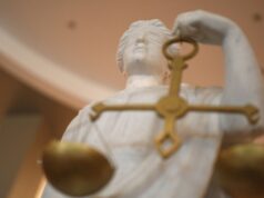 Статуя Фемиды в суде - РИА Новости, 1920, 06.04.2026