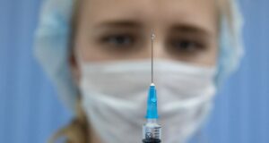 Медсестра в прививочном кабинете - РИА Новости, 1920, 07.04.2026