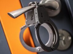 Наручники - РИА Новости, 1920, 23.04.2026