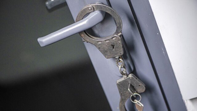 Наручники - РИА Новости, 1920, 09.04.2026