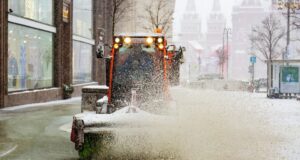 Уборка снега в Москве - РИА Новости, 1920, 09.04.2026