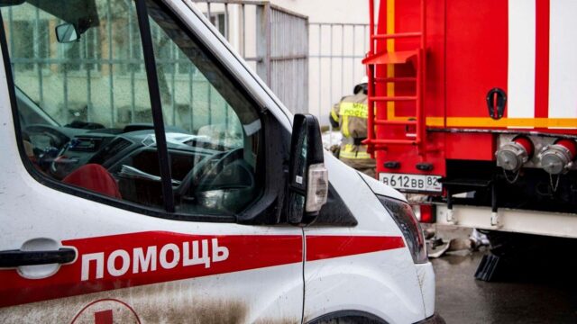 Автомобиль скорой помощи и пожарная машина - РИА Новости, 1920, 23.04.2026