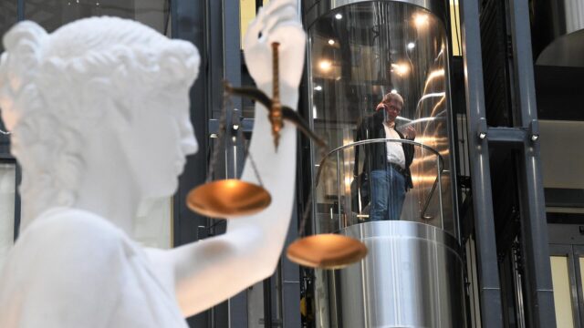 Скульптура богини Фемиды - РИА Новости, 1920, 22.04.2026