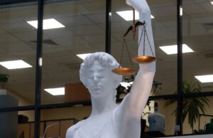 Статуя богини правосудия Фемиды - РИА Новости, 1920, 17.04.2026