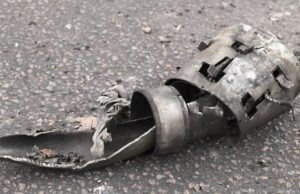 Фрагмент боеприпаса после атаки беспилотного летательного аппарата - РИА Новости, 1920, 05.04.2026