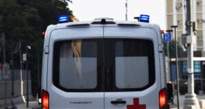 Шесть пострадавших при атаке БПЛА в Новороссийске остаются в медучреждениях Автомобиль скорой помощи - РИА Новости, 1920, 07.04.2026