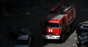 МЧС: в Калининграде пожар вспыхнул в торговом центре Пожарный автомобиль - РИА Новости, 1920, 05.04.2026