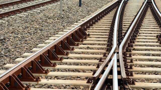 Губернатор Русских выехал на место схода вагонов поезда в Ульяновской области Железнодорожные пути - РИА Новости, 1920, 03.04.2026