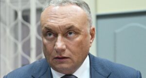 Сенатор Совета Федерации РФ Дмитрий Савельев в Басманном суде Москвы - РИА Новости, 1920, 13.04.2026