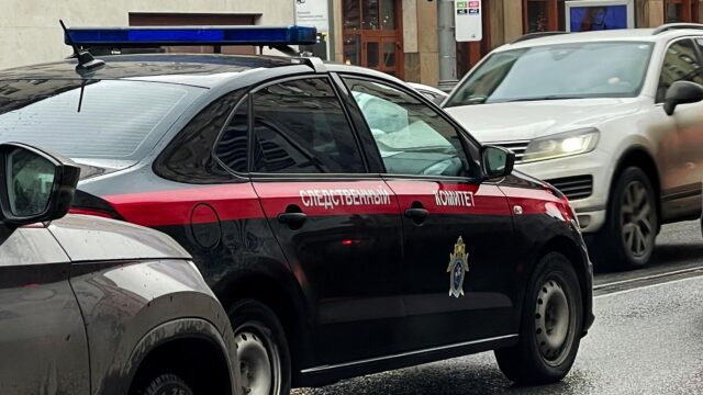 Замглавы Каменско-Днепровского округа погиб от прямого удара дрона ВСУ Автомобиль Следственного комитета России - РИА Новости, 1920, 07.04.2026