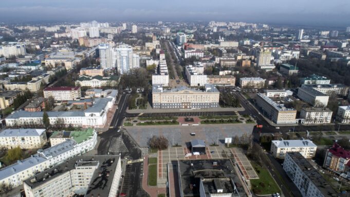 На территории Орловской области отменили ракетную опасность Вид на площадь Ленина и администрацию области в городе Орел - РИА Новости, 1920, 02.04.2026