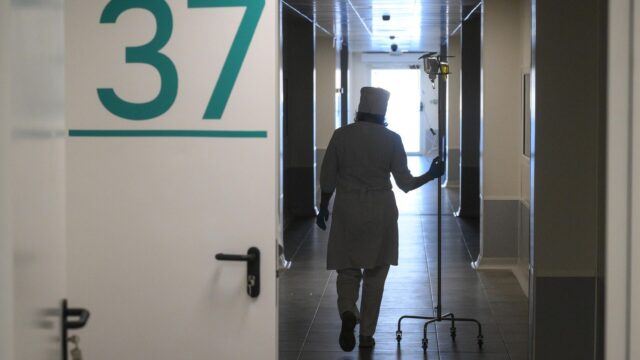 Медицинский работник в больнице - РИА Новости, 1920, 30.04.2026