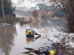 МЧС: в Красноярском крае эвакуированы более 100 студентов из-за паводка Паводок в Красноярском крае - РИА Новости, 1920, 07.04.2026