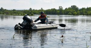 Сотрудник спасательной службы МЧС РФ - РИА Новости, 1920, 01.04.2026