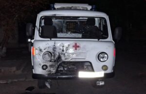 Балицкий: двое детей из школы в Великой Знаменке находятся в тяжелом стрессе Последствия атаки на машину скорой помощи в селе Великая Знаменка Запорожской области - РИА Новости, 1920, 07.04.2026