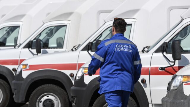 Сотрудник скорой помощи - РИА Новости, 1920, 15.04.2026