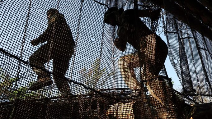 Гладков: ВСУ атаковали Белгородскую область более 100 БПЛА за сутки Украинские военные - РИА Новости, 1920, 07.04.2026