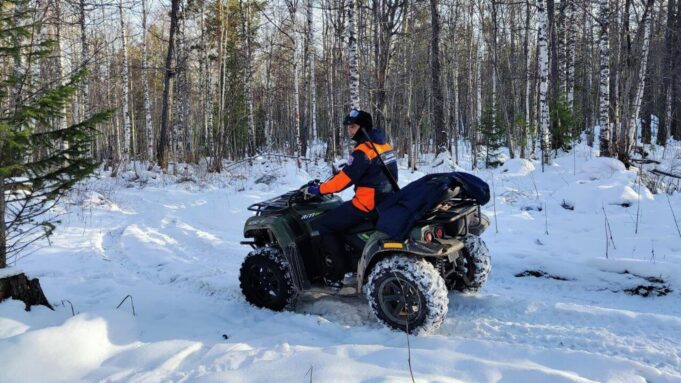 Спасатели Красноярского поисково-спасательного отряда выехали в Партизанский район на повторные поиски семьи Усольцевых - РИА Новости, 1920, 17.04.2026