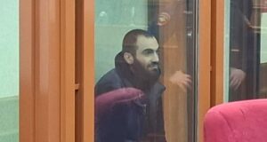 Марсель Гасанов, обвиняемый в занятии высшего положения в преступной иерархии, в здании суда - РИА Новости, 1920, 02.04.2026