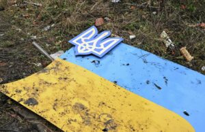 Пенсионера судят в Иваново за флаг Украины на могиле ветерана ВОВ Флаг и герб Украины - РИА Новости, 1920, 06.04.2026