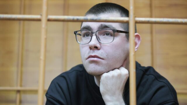 Бывший редактор URA.RU Денис Аллаяров на заседании Верх-Исетского районного суда в Екатеринбурге - РИА Новости, 1920, 20.04.2026